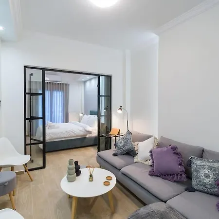 Luxmini 2bd Apt Near The Sea