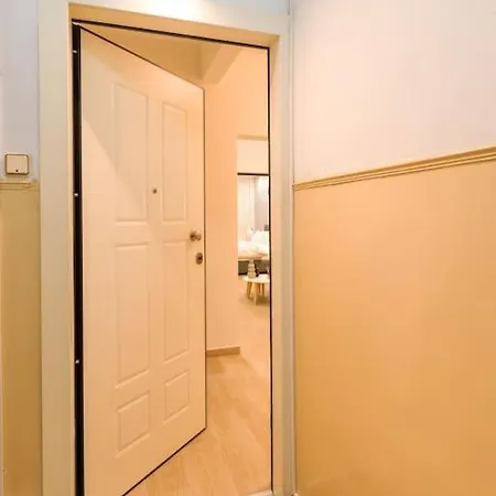 Lägenhet Luxmini 2bd Apt Near The Sea